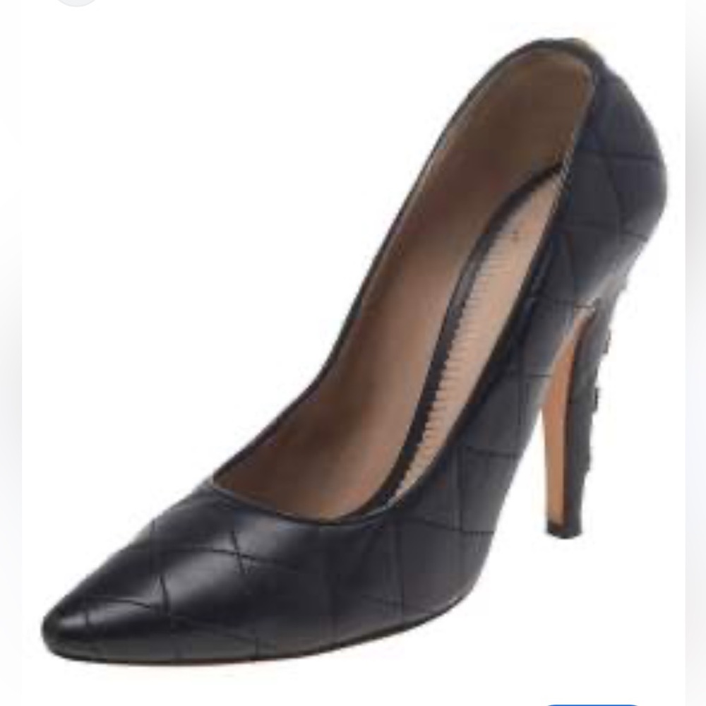 Chloe Black Quilted Leather Pointed Toe Heels w/ Gold hardwear Size 36.5/6.5